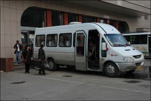 綏芬河—東寧營運(yùn)班車更換6輛新車