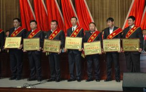 集團(tuán)榮獲縣《十強(qiáng)納稅企業(yè)》、《優(yōu)秀外經(jīng)貿(mào)企業(yè)》兩項(xiàng)榮譽(yù)