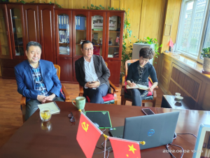 紀(jì)文楠董事長聽取境外園區(qū)養(yǎng)殖場1-5月份工作情況匯報